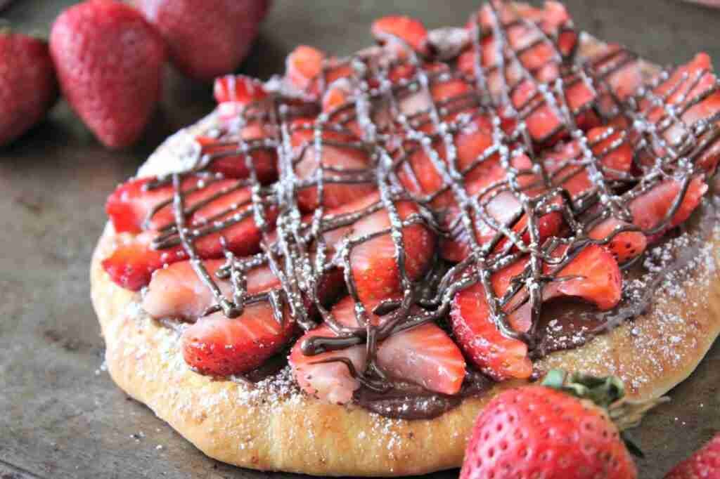thumbnail pizza de fresa con chocolate