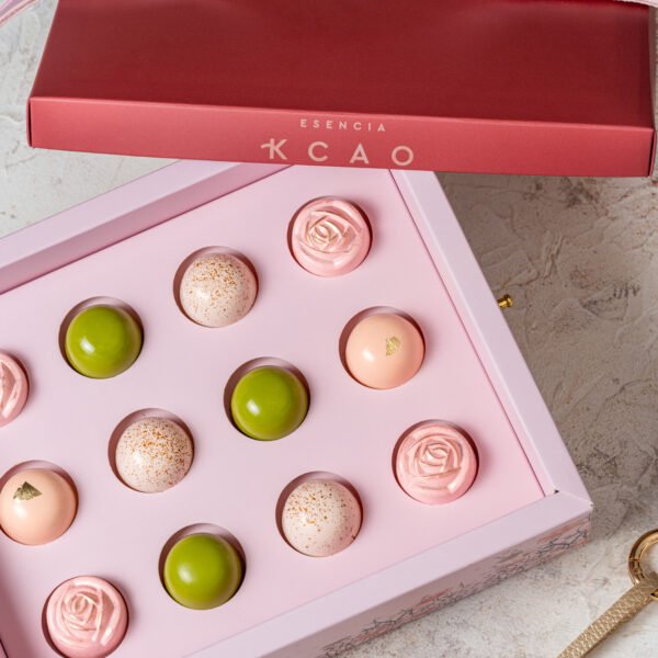 Edición Día de las Madres – Caja Premium de 12 Bombones Artesanales 70% Cacao (Origen Huila) - Asa de cuero